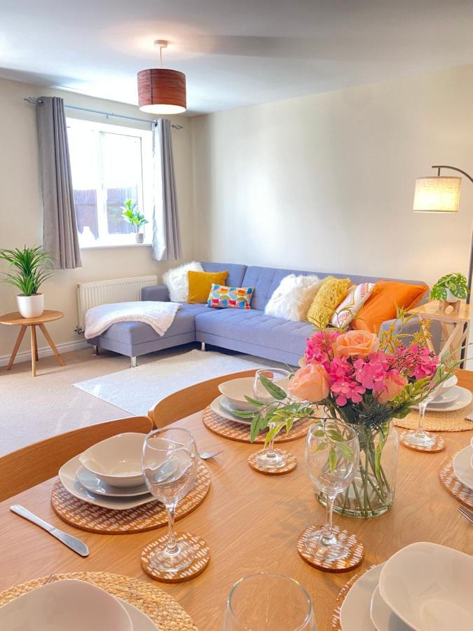 Willa Free Private Parking! Oakley House And Garden! Fully Equipped 4 Comfy Beds Corby Zewnętrze zdjęcie