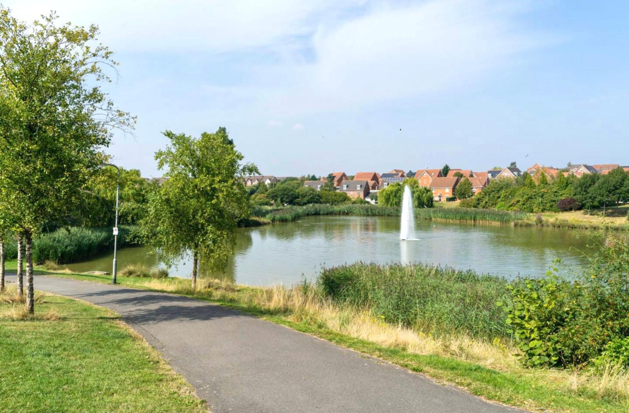 Willa Free Private Parking! Oakley House And Garden! Fully Equipped 4 Comfy Beds Corby Zewnętrze zdjęcie